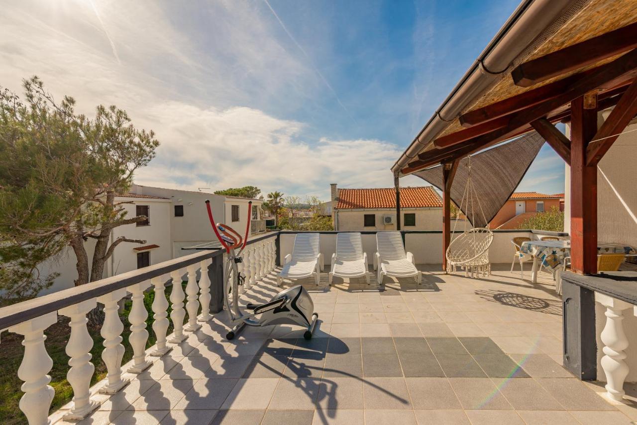 Apartments Villa Agape Vir Zewnętrze zdjęcie