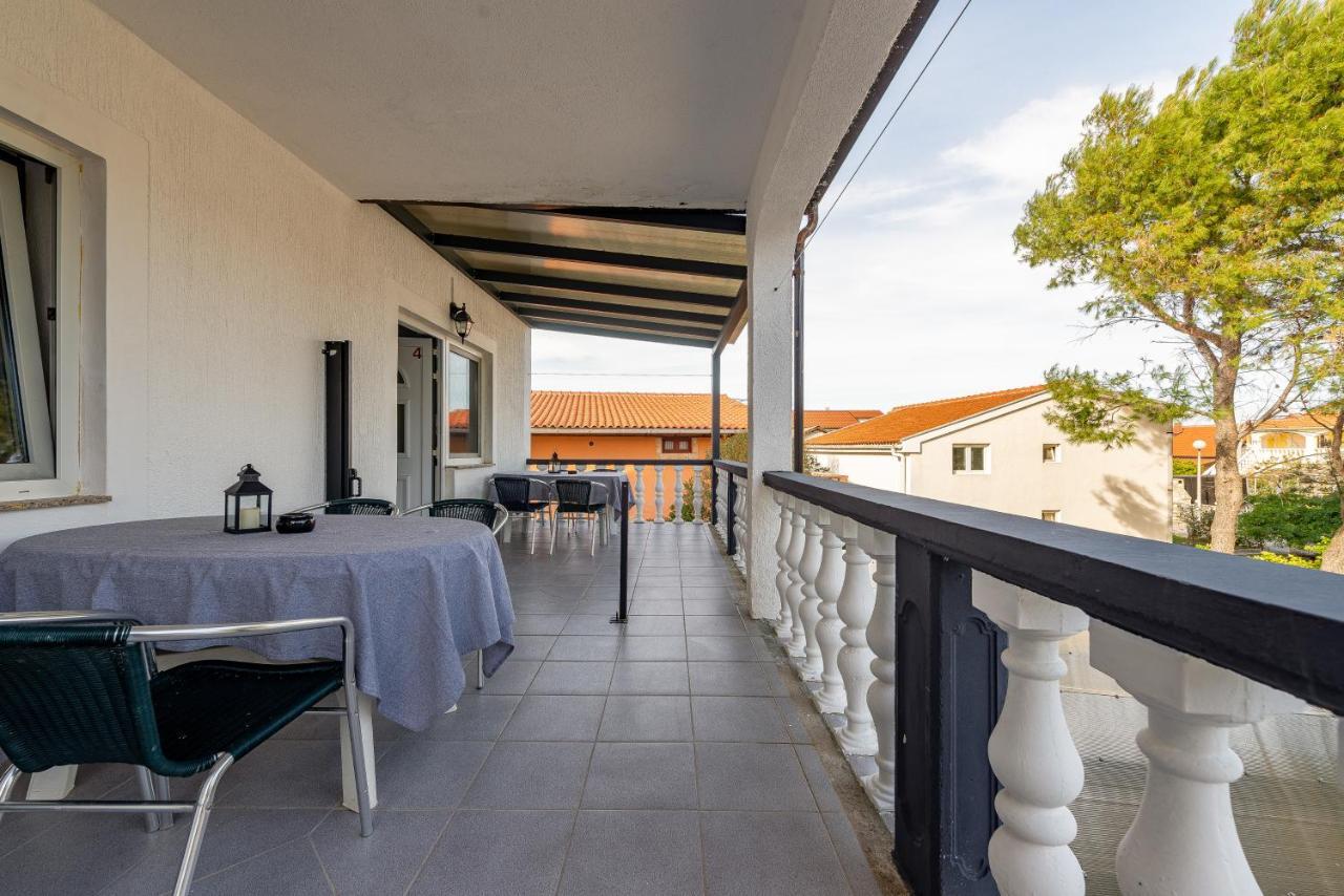 Apartments Villa Agape Vir Zewnętrze zdjęcie