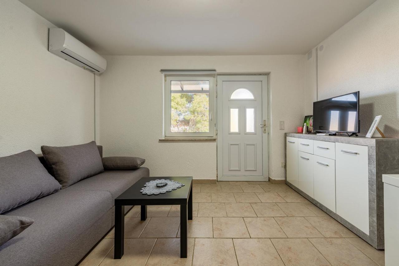 Apartments Villa Agape Vir Zewnętrze zdjęcie