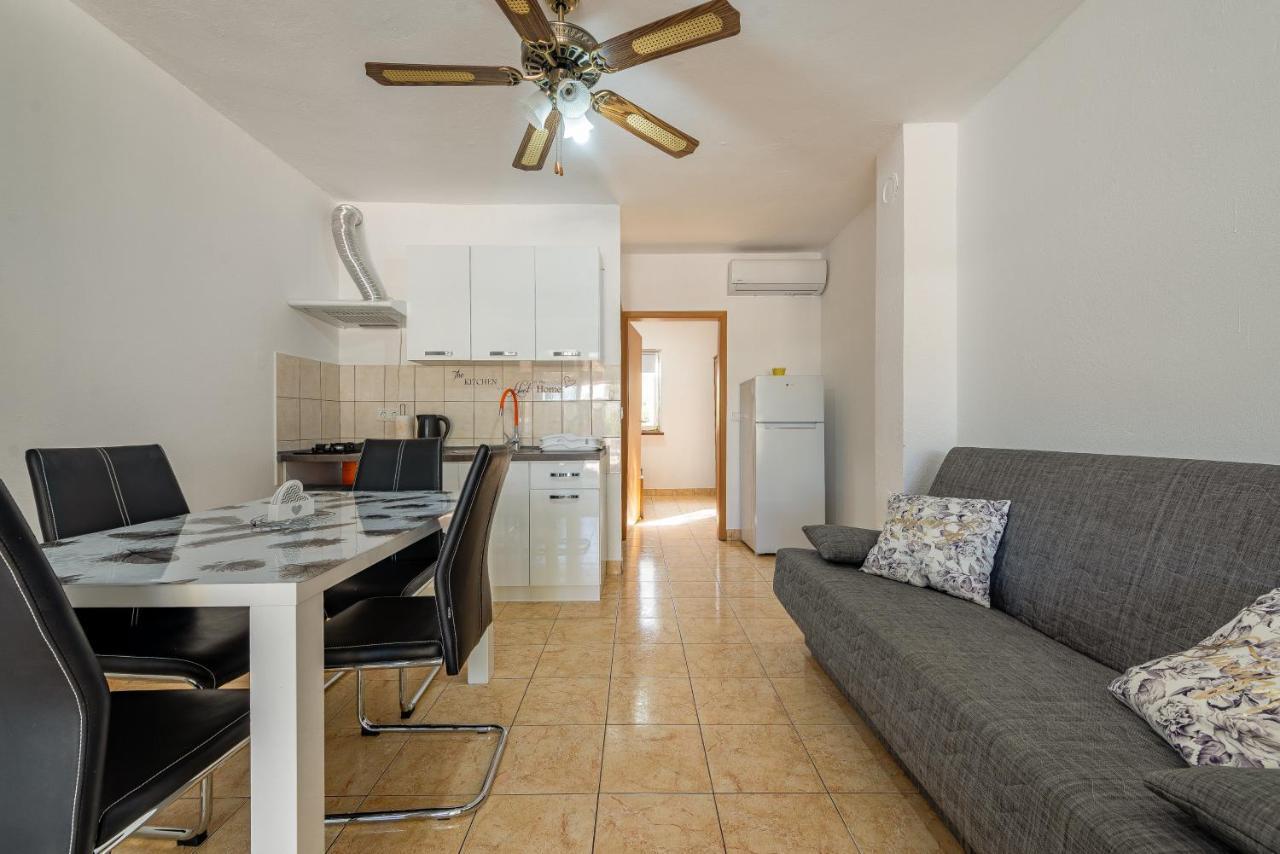 Apartments Villa Agape Vir Zewnętrze zdjęcie