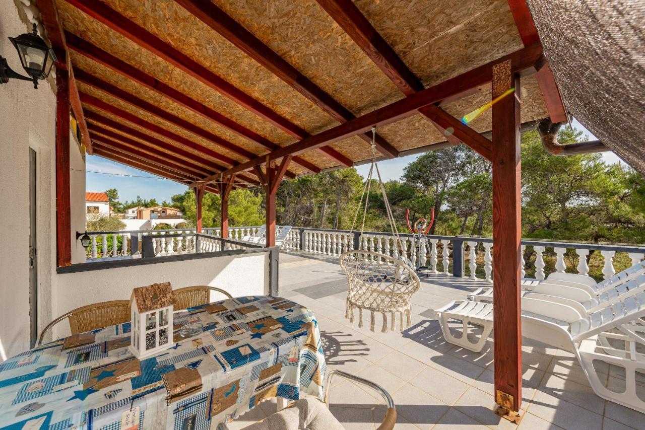 Apartments Villa Agape Vir Zewnętrze zdjęcie