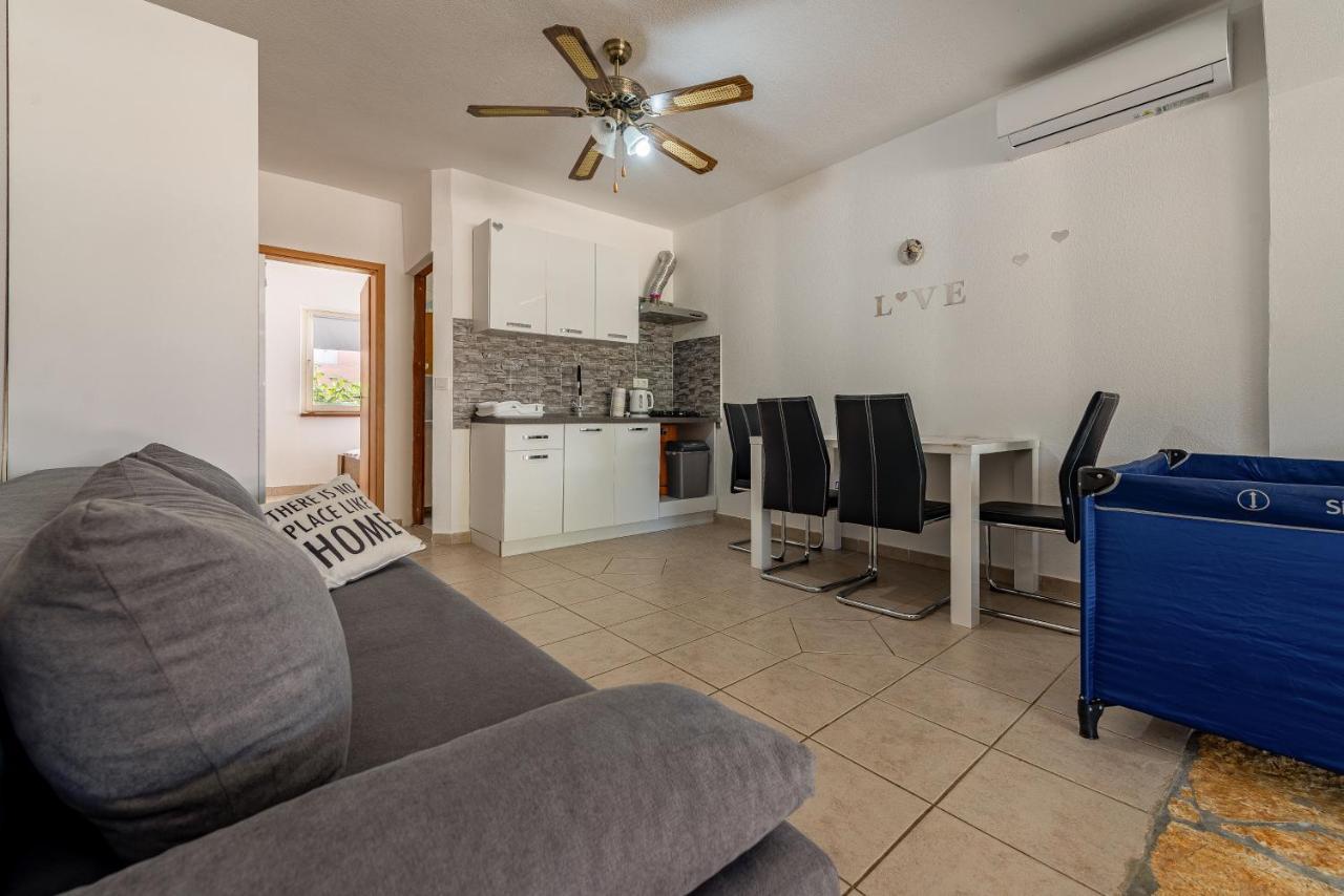 Apartments Villa Agape Vir Zewnętrze zdjęcie