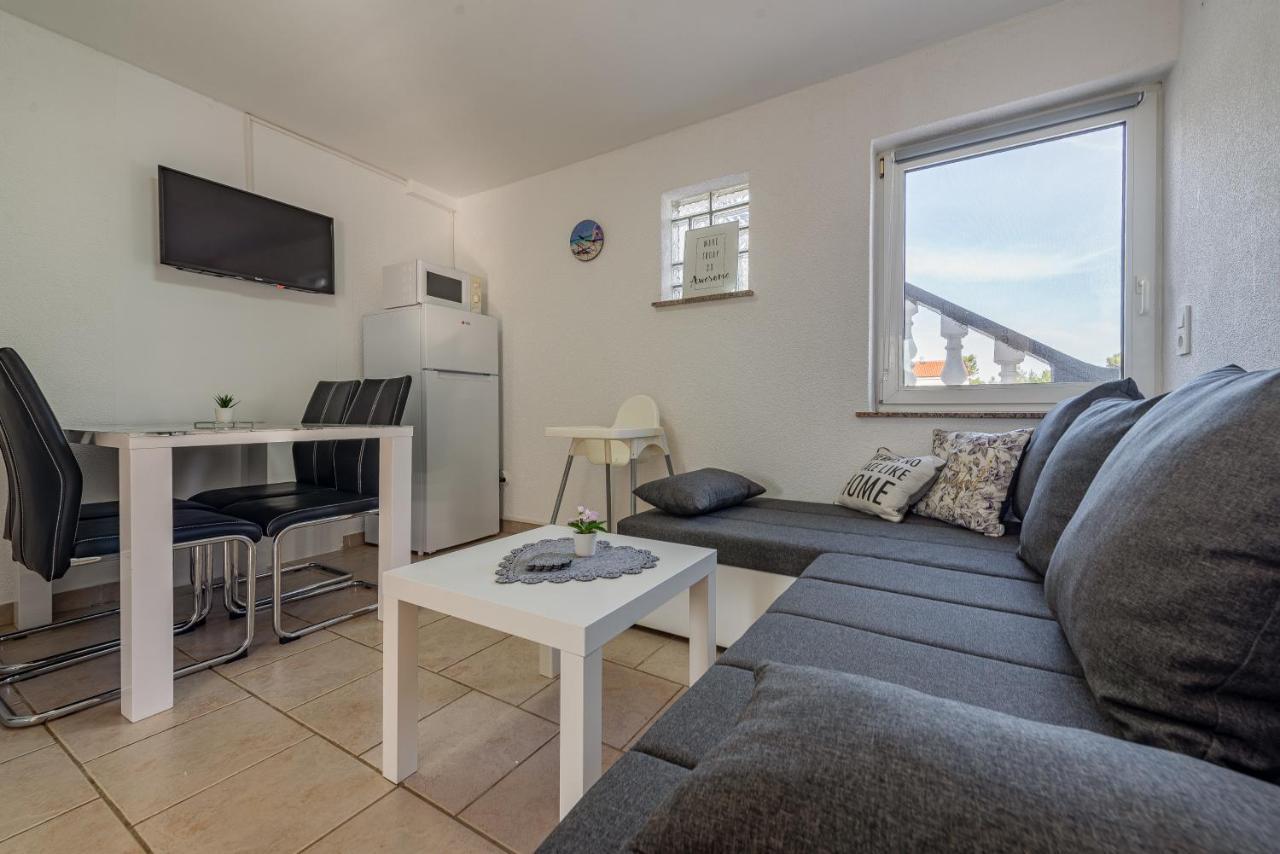 Apartments Villa Agape Vir Zewnętrze zdjęcie