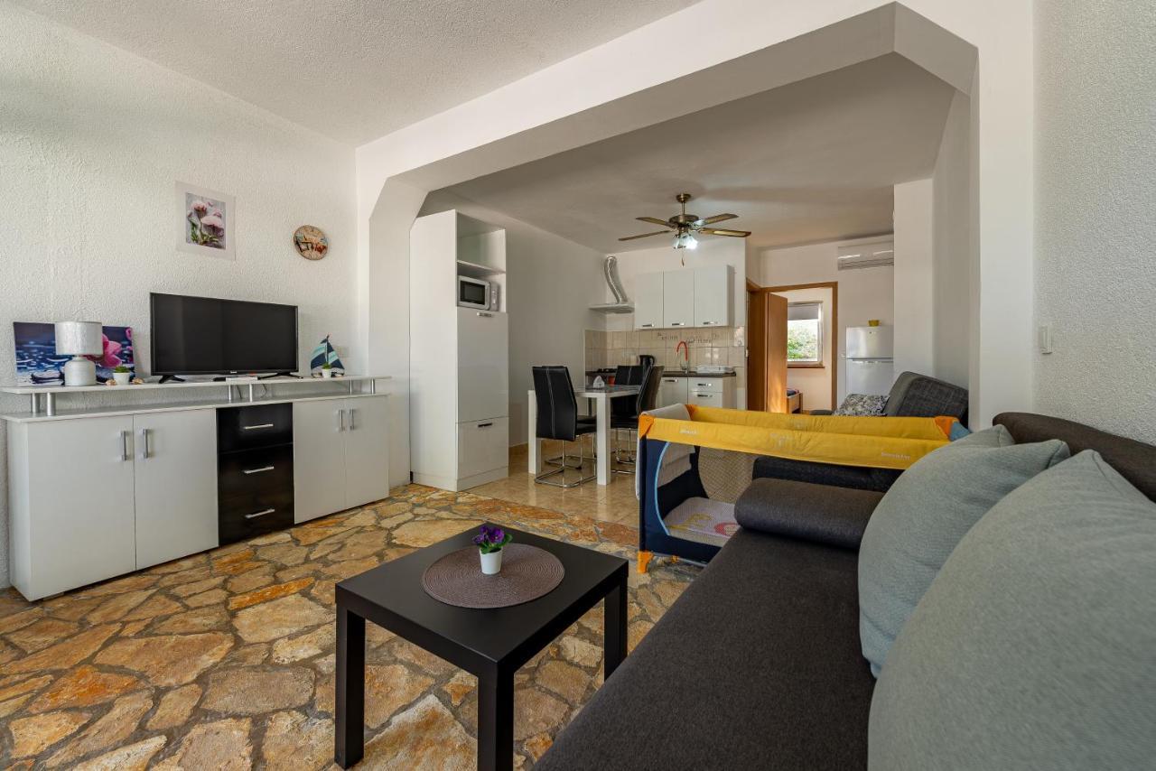 Apartments Villa Agape Vir Zewnętrze zdjęcie