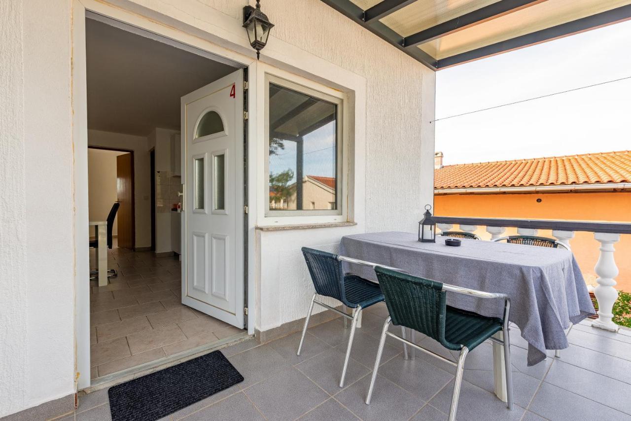 Apartments Villa Agape Vir Zewnętrze zdjęcie
