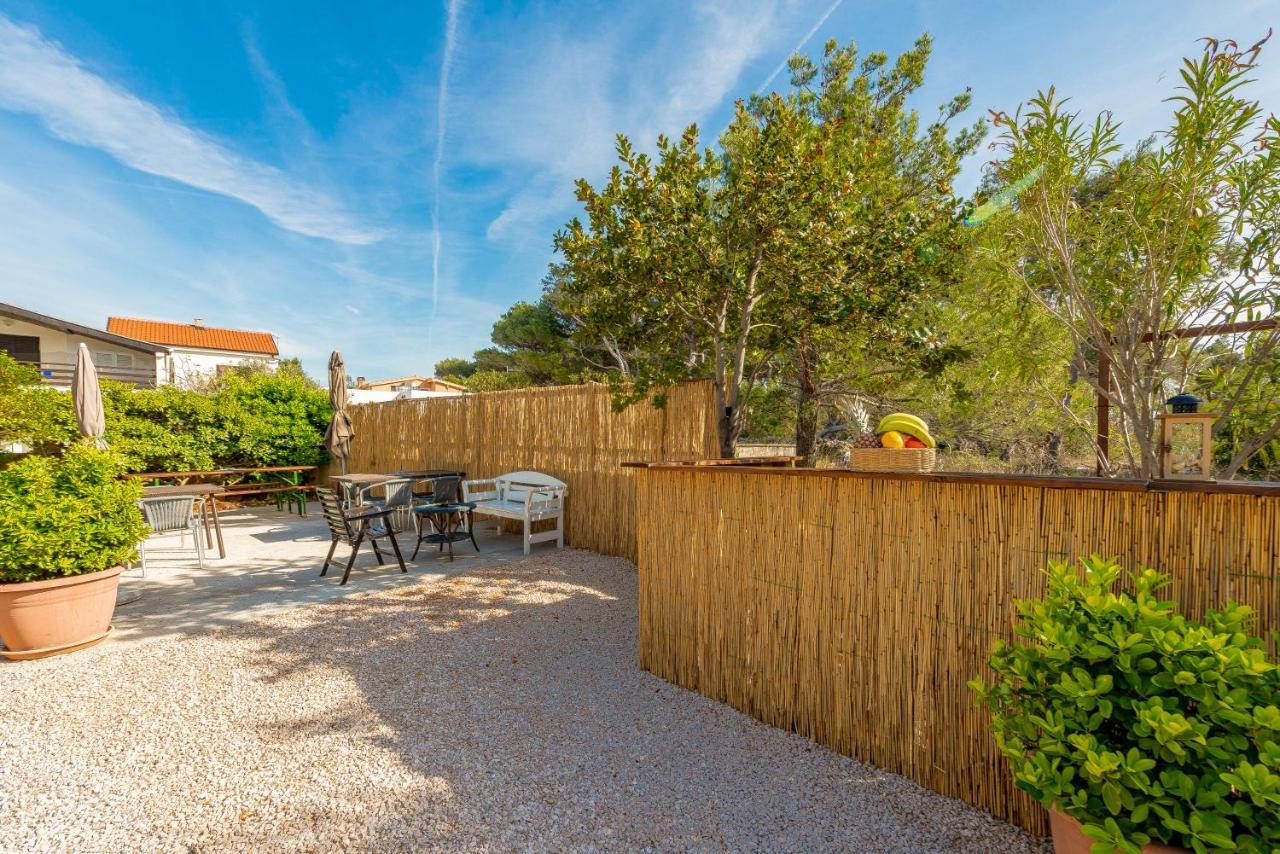 Apartments Villa Agape Vir Zewnętrze zdjęcie