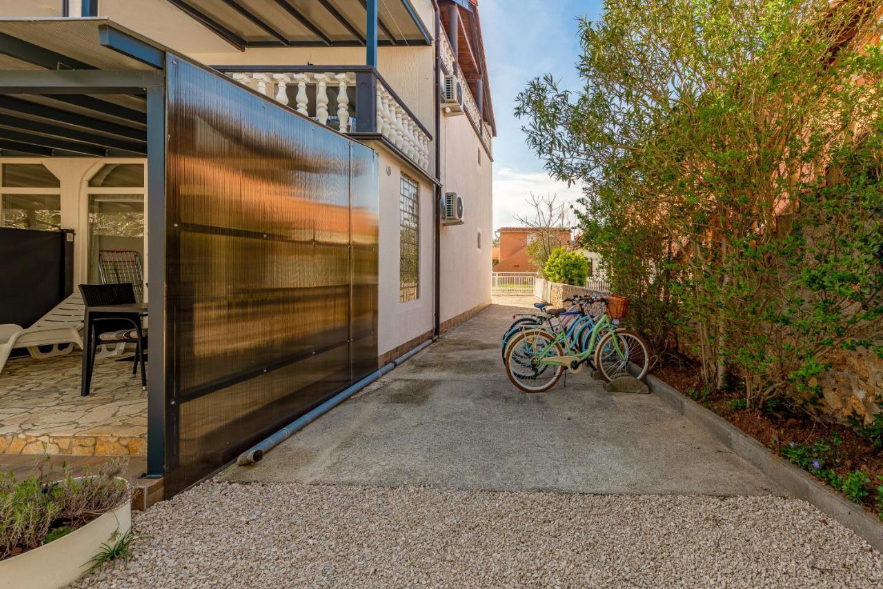 Apartments Villa Agape Vir Zewnętrze zdjęcie