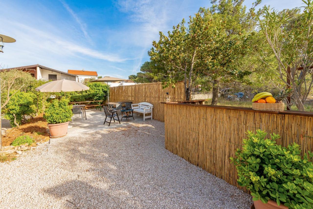Apartments Villa Agape Vir Zewnętrze zdjęcie