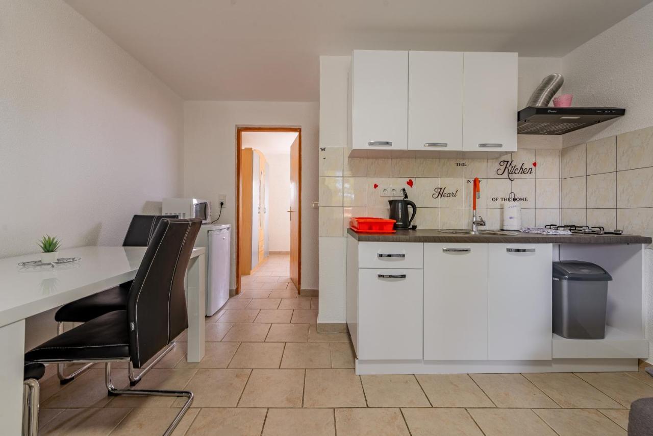 Apartments Villa Agape Vir Zewnętrze zdjęcie